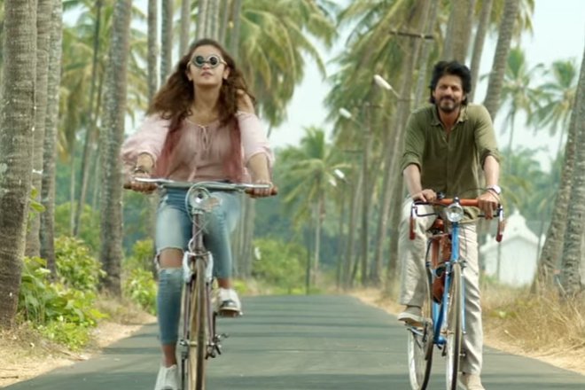 Dear Zindagi Dear Zindagi box office Dear Zindagi collections Dear Zindagi celebrity movie reviews Dear Zindagi audience review Dear Zindagi Twitter reaction Dear Zindagi LIVE updates shahrukh khan alia bhatt bollywood entertainment news