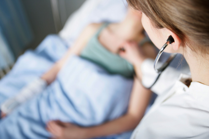 Your chances of dying in a hospital may be lower if your doctor is a woman