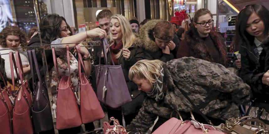 U.S. retailers value enthusiasm over experience for holiday hires