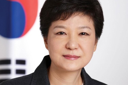 S Korea president Park Geun-hye 'had role' in scandal