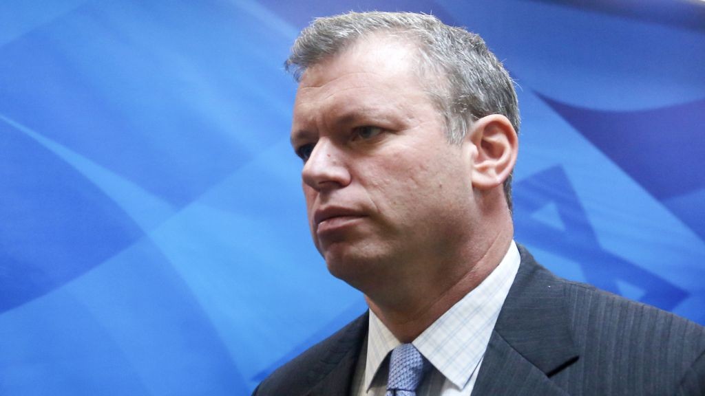 Eli Groner director-general of PM Netanyahu's office arrives to the weekly cabinet meeting at PM Netanyahu's office in Jerusalem