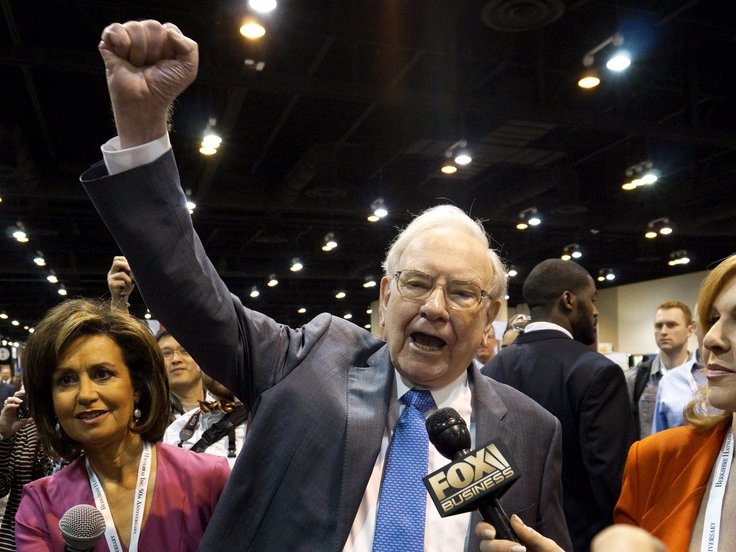 Berkshire Hathaway CEO Warren Buffett yells