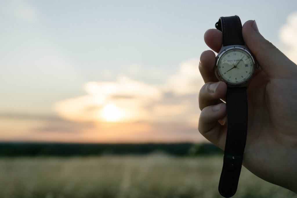 When Does Daylight Saving Time 2017 End? This Is For Everyone Crying Over That Lost Hour Of Sleep  
   
   
       Source   Wil Stewart  Unsplash