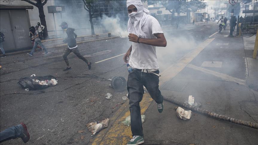 Thousands march in Venezuela against government