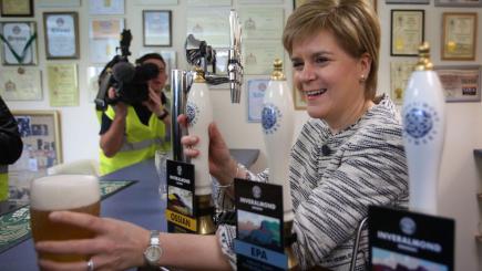 Voters face straightforward choice between SNP and Tories – Nicola Sturgeon