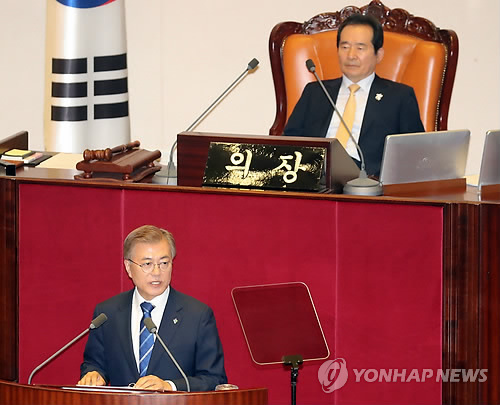 President Moon Presses Main Opposition to Pass Extra Budget for Jobs