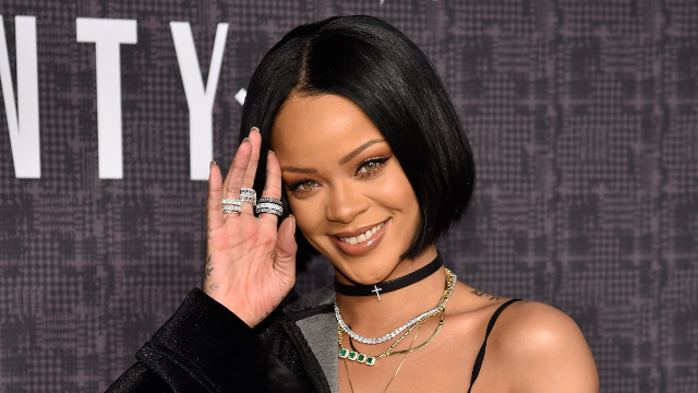 Rihanna made the most brutal comment about Drake and the internet is devastated