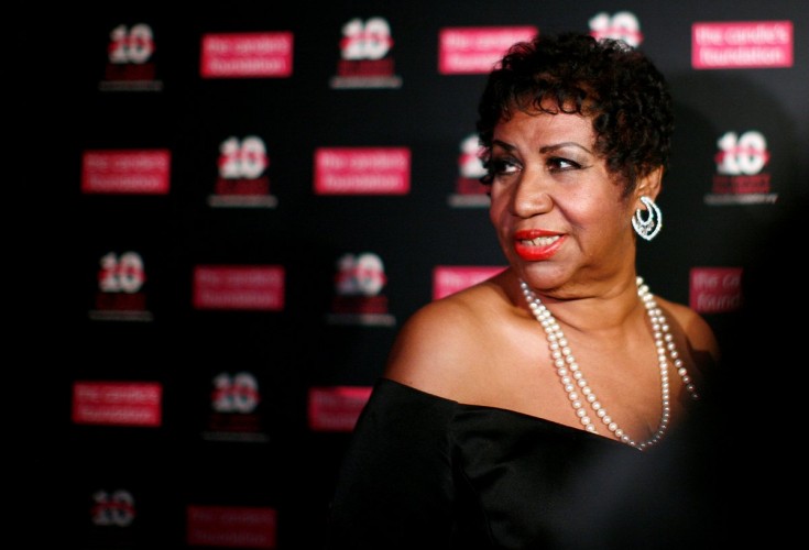 Fans pay tribute to Queen of Soul Aretha Franklin   
                             
                    
        Open